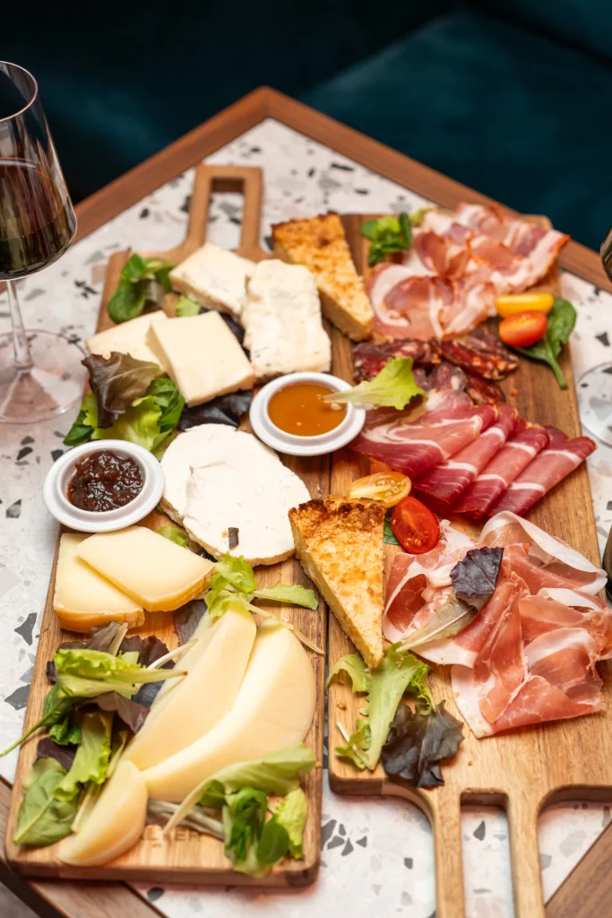 Taglieri di Salumi e formaggi artigianali - Ristorante dei Condotti a Roma